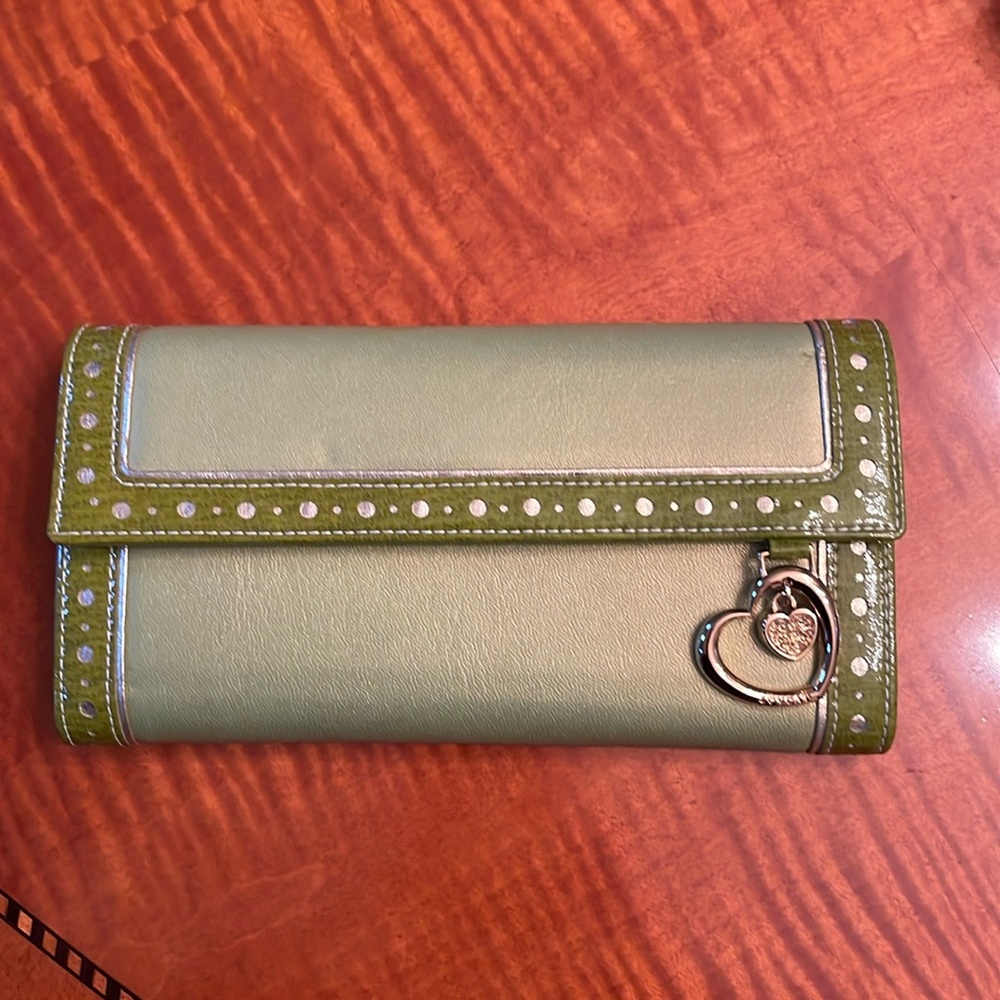 NWT lovcat Paris leather wallet lots of compartments soft leather gold tone